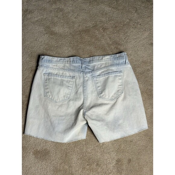 Women’s 10/29- KanCan Light Denim Distressed Shorts - Picture 2 of 4